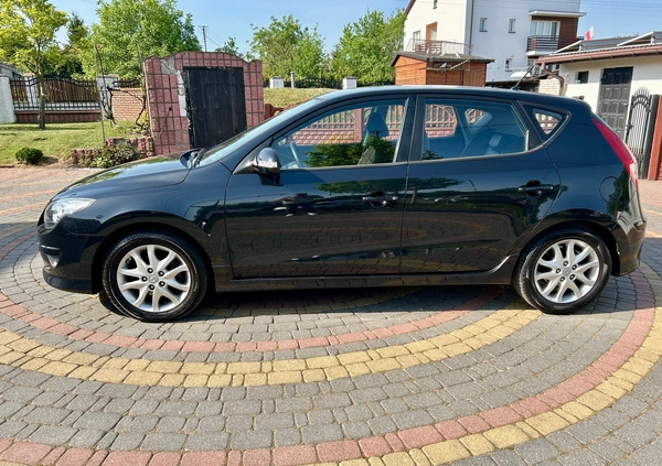 Hyundai I30 cena 20900 przebieg: 252000, rok produkcji 2011 z Siedlce małe 352